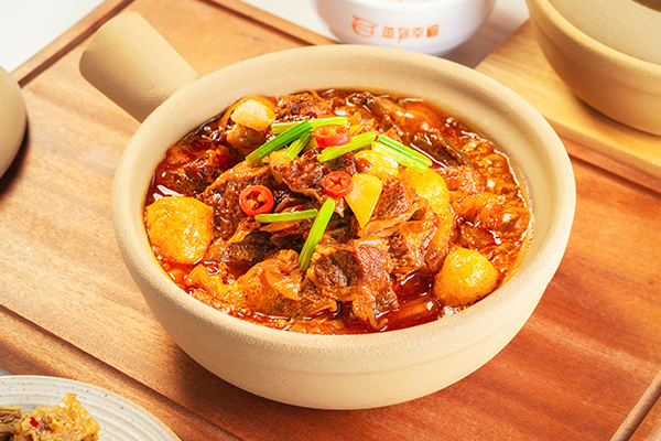 <b>牛肉煲</b>
